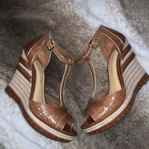 GIANNI BINNI brown wedges with gold outlines